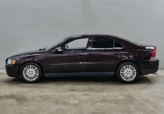 Подержанный автомобиль Volvo S60 2007 года (8 фото)