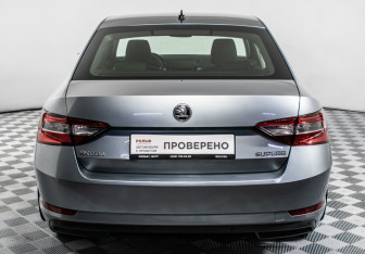 Подержанный автомобиль Skoda Superb Liftback 2018 года (6 фото)