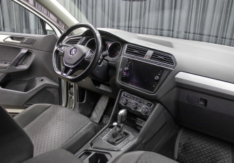 Подержанный автомобиль Volkswagen Tiguan 2018 года (11 фото)