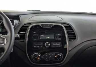 Подержанный автомобиль Renault Kaptur 2017 года (24 фото)