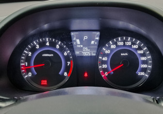 Подержанный автомобиль Hyundai Solaris Sedan 2013 года (16 фото)