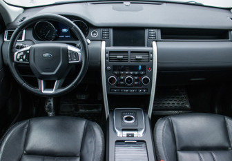 Подержанный автомобиль Land Rover Discovery Sport 2015 года (13 фото)