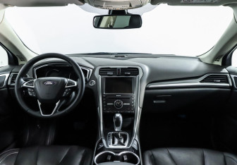 Подержанный автомобиль Ford Mondeo Sedan 2015 года (7 фото)