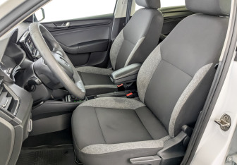 Подержанный автомобиль Skoda Rapid Liftback 2021 года (20 фото)