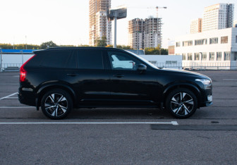 Подержанный автомобиль Volvo XC90 2019 года (4 фото)