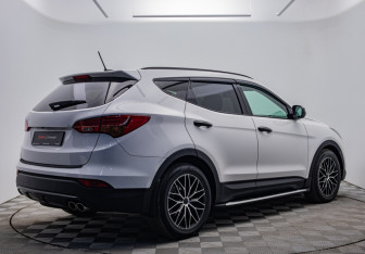 Подержанный автомобиль Hyundai Santa Fe 2013 года (5 фото)