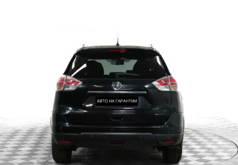 Подержанный автомобиль Nissan X-Trail 2015 года (6 фото)