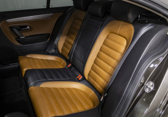 Подержанный автомобиль Volkswagen Passat CC 2013 года (16 фото)