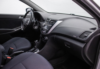 Подержанный автомобиль Hyundai Solaris Sedan 2016 года (10 фото)