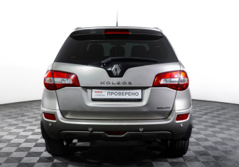 Подержанный автомобиль Renault Koleos 2010 года (6 фото)