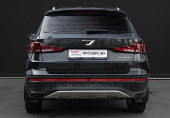 Подержанный автомобиль Jetta VS5 2023 года (6 фото)