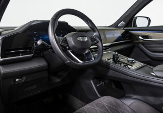 Подержанный автомобиль Geely Monjaro 2025 года (9 фото)
