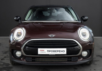 Подержанный автомобиль MINI Clubman Wagon 2018 года (2 фото)