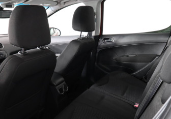 Подержанный автомобиль Peugeot 308 Hatchback 2011 года (12 фото)