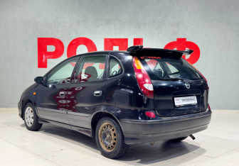 Подержанный автомобиль Nissan Almera Tino Compactvan 2003 года (7 фото)