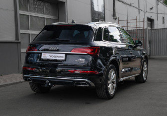 Подержанный автомобиль Audi Q5 2022 года (4 фото)
