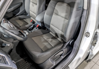 Подержанный автомобиль Audi Q3 2015 года (20 фото)