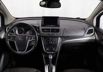 Подержанный автомобиль Opel Mokka 2013 года (13 фото)