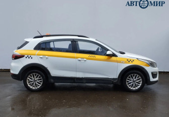 Подержанный автомобиль Kia Rio Hatchback 2019 года (8 фото)