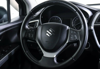 Подержанный автомобиль Suzuki SX4 Hatchback 2017 года (11 фото)