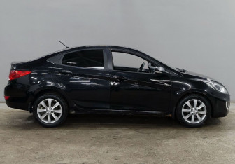 Подержанный автомобиль Hyundai Solaris Sedan 2011 года (4 фото)