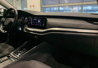 Подержанный автомобиль Skoda Octavia Liftback 2020 года (10 фото)