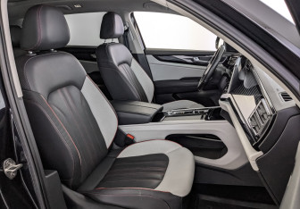 Подержанный автомобиль Volkswagen Teramont 2022 года (23 фото)