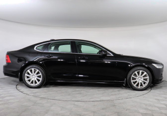 Подержанный автомобиль Volvo S90 2019 года (4 фото)