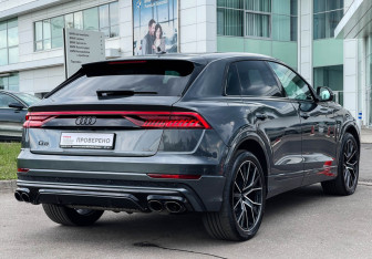Подержанный автомобиль Audi Q8 2023 года (5 фото)