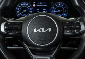 Подержанный автомобиль Kia Sportage 2022 года (9 фото)