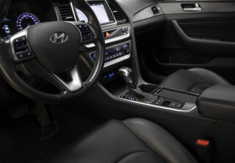 Подержанный автомобиль Hyundai Sonata 2017 года (7 фото)