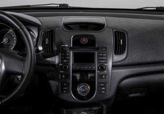 Подержанный автомобиль Kia Cerato Sedan 2009 года (13 фото)
