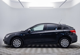 Подержанный автомобиль Chevrolet Cruze Hatchback 2012 года (8 фото)