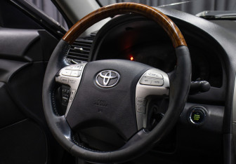Подержанный автомобиль Toyota Camry Sedan 2009 года (16 фото)