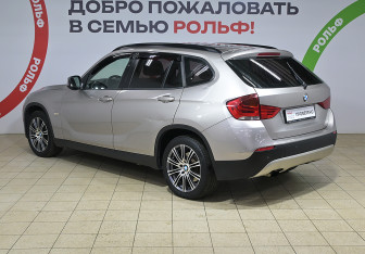 Подержанный автомобиль BMW X1 2011 года (5 фото)