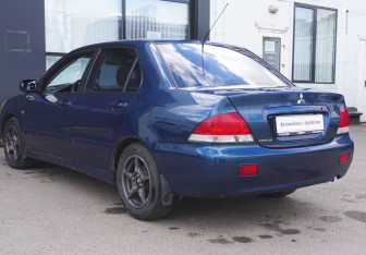 Подержанный автомобиль Mitsubishi Lancer Sedan 2007 года (7 фото)
