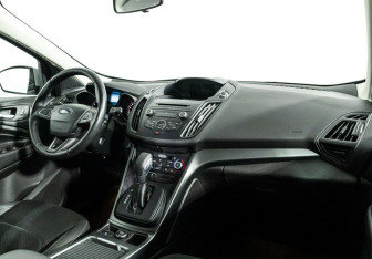 Подержанный автомобиль Ford Kuga 2019 года (5 фото)