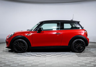 Подержанный автомобиль MINI Hatch 2018 года (8 фото)