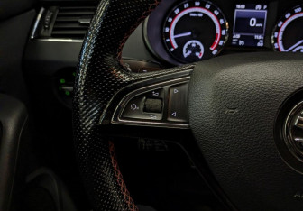 Подержанный автомобиль Skoda Octavia RS Wagon 2020 года (24 фото)