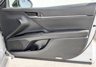 Подержанный автомобиль Toyota Camry Sedan 2021 года (24 фото)