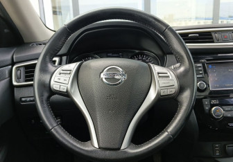 Подержанный автомобиль Nissan X-Trail 2018 года (13 фото)