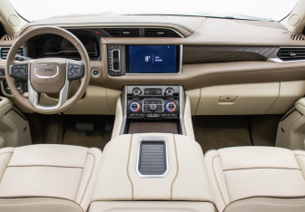 Подержанный автомобиль GMC Yukon 2023 года (12 фото)