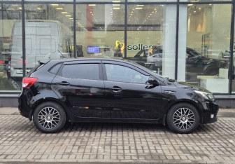 Подержанный автомобиль Kia Rio Hatchback 2016 года (4 фото)