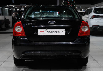 Подержанный автомобиль Ford Focus Sedan 2011 года (5 фото)