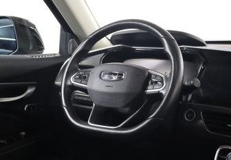 Подержанный автомобиль Geely Tugella 2021 года (15 фото)