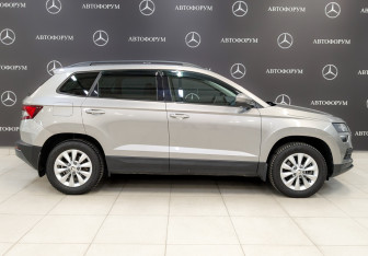 Подержанный автомобиль Skoda Karoq 2020 года (4 фото)