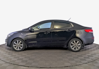 Подержанный автомобиль Kia Rio Sedan 2016 года (8 фото)