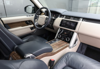 Подержанный автомобиль Land Rover Range Rover 2018 года (10 фото)