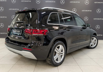 Подержанный автомобиль Mercedes-Benz GLB 2021 года (5 фото)