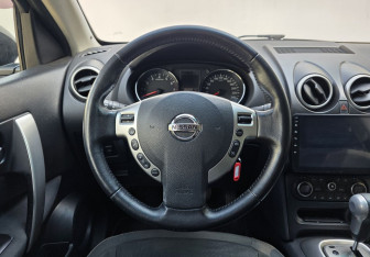 Подержанный автомобиль Nissan Qashqai 2011 года (12 фото)